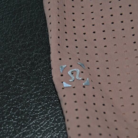 Lululemon Small Step Back Jump Mesh Athletic Short Dust Red 8" Inseam - Picture 12 of 13